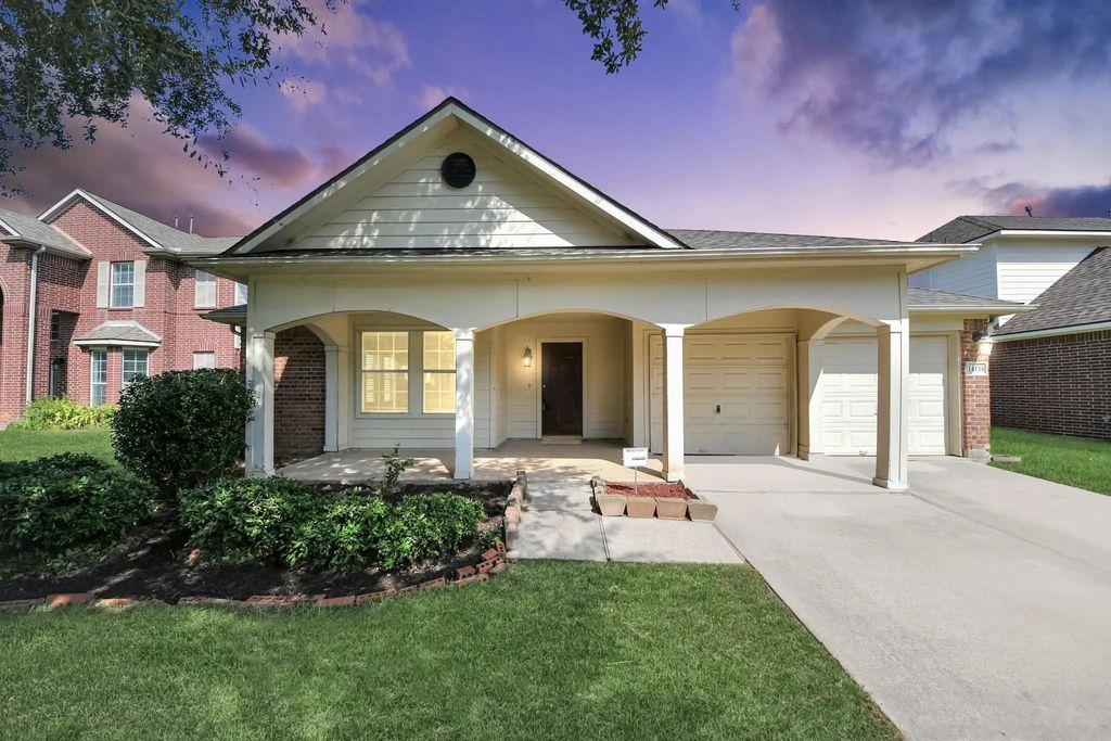 14134 Silver Glade Lane, Sugar Land