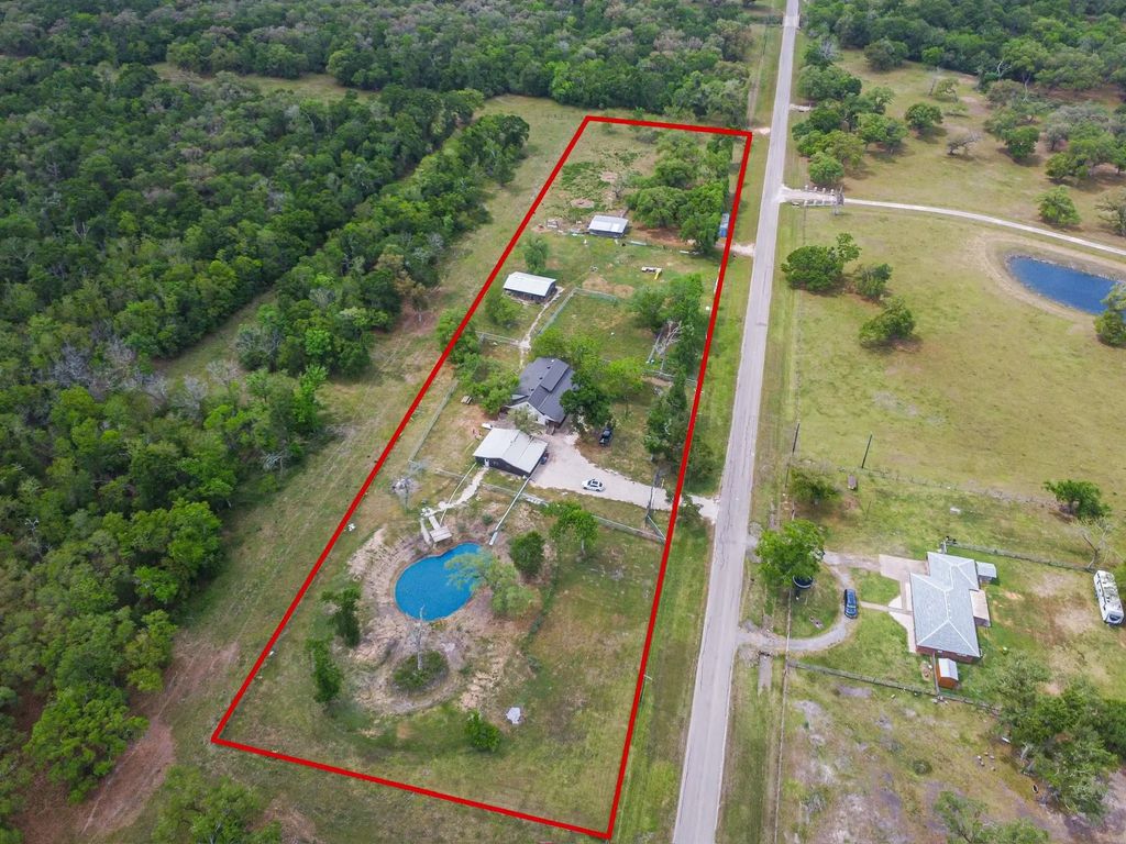 803 County Road 772, Damon