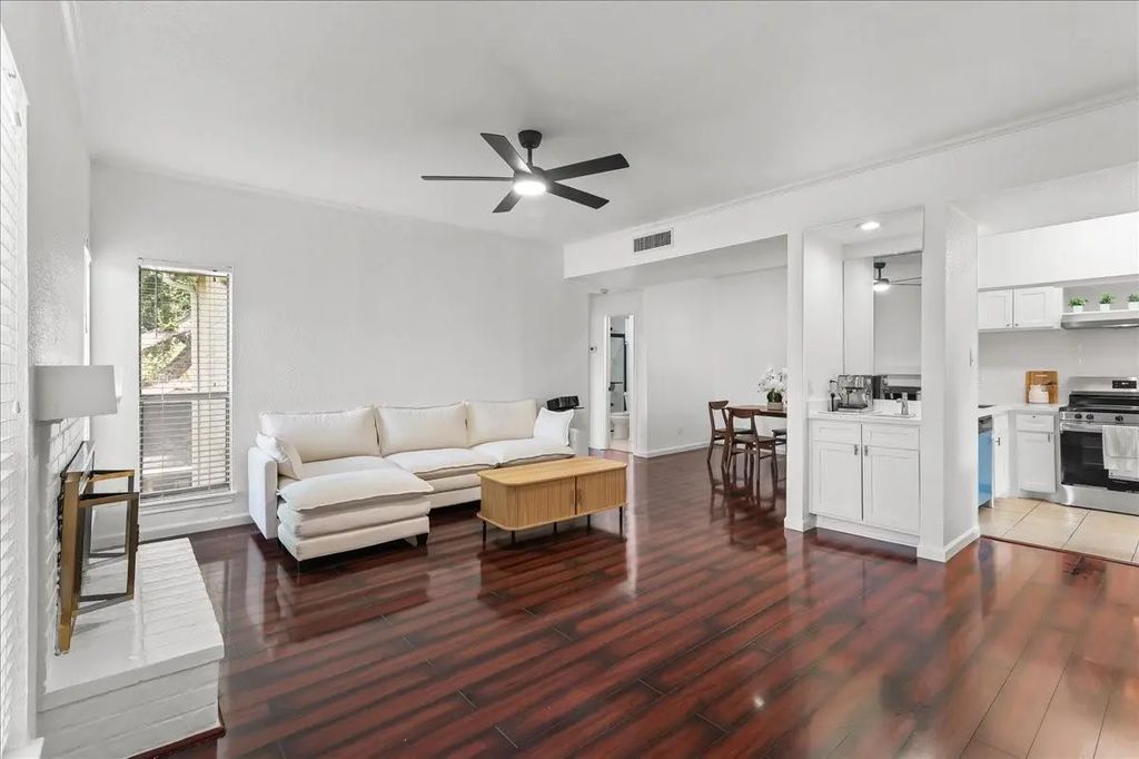 724d Bering Drive 254, Houston