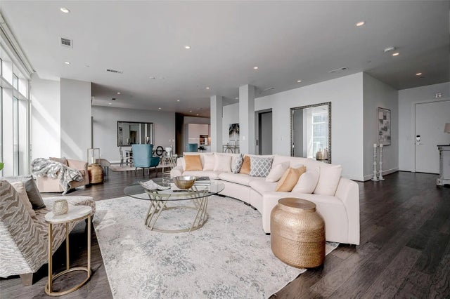 4521 San Felipe Street 1905, Houston