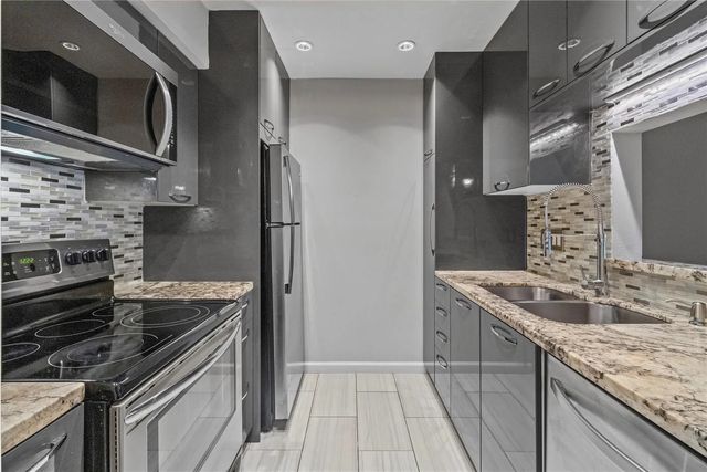 4627 Wild Indigo Street 604, Houston