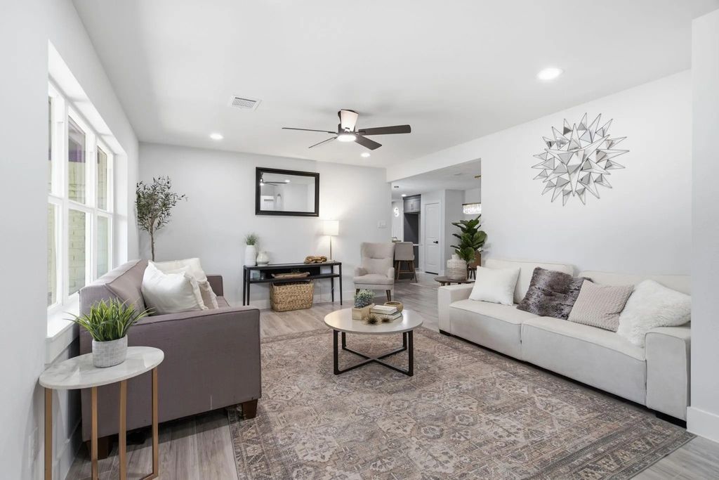 5551 Winding Creek Way, Houston