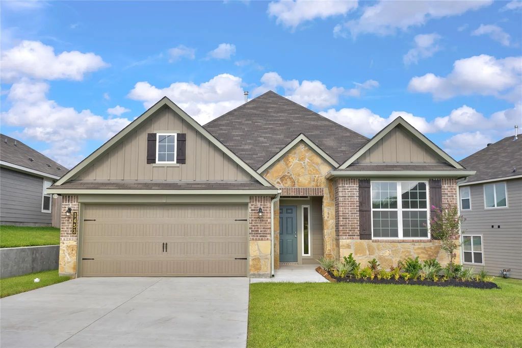 1453 Lake Ridge Drive, Brenham