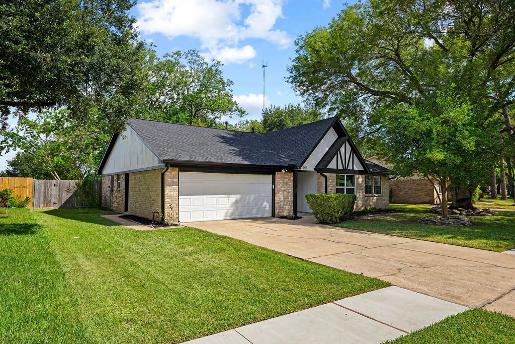 2915 Cherry Springs Drive, Missouri City