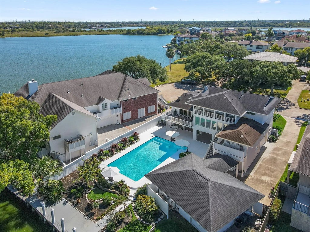 2011 Sea Cove Court, Nassau Bay