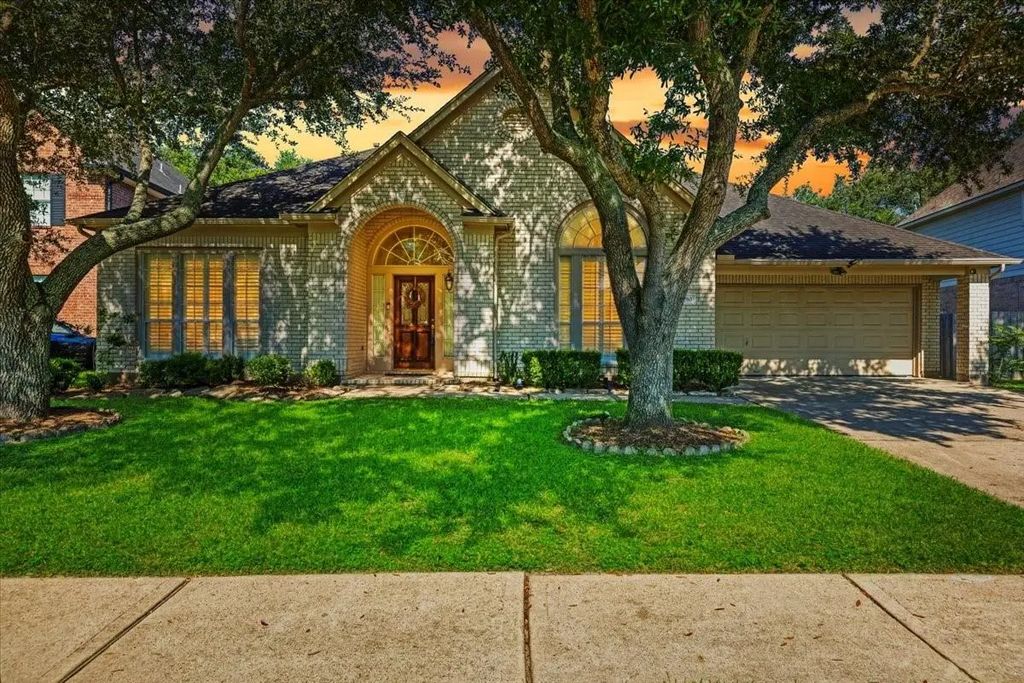 3010 Ravensport Drive, Pearland