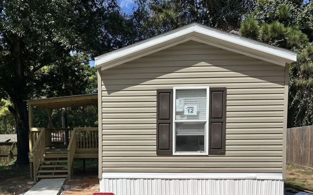13230 Captain Circle, Willis