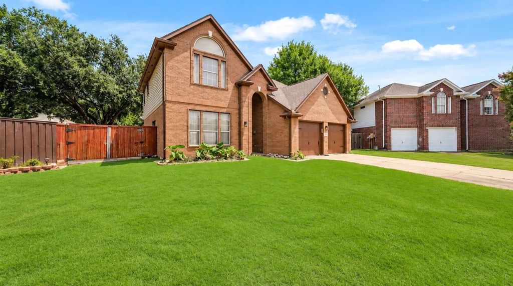 4305 Windswept Dr, Monterrey