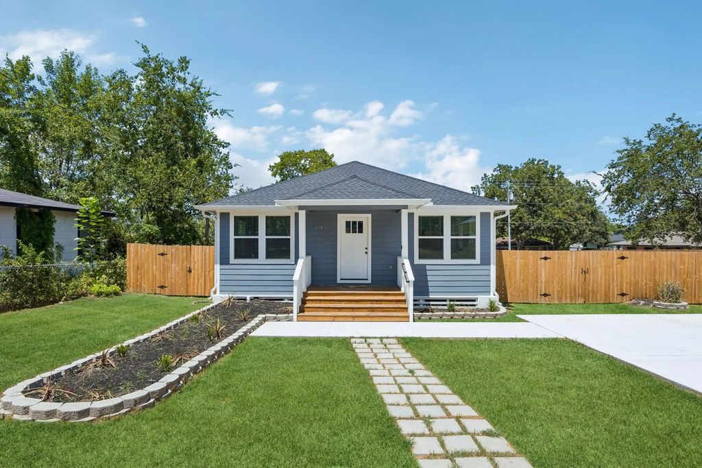 514 W Wilkins Street, Brenham
