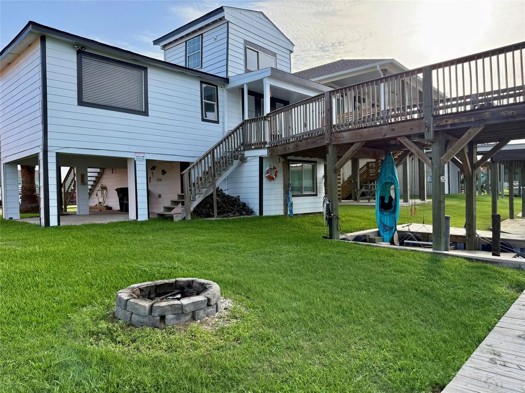1517 County Road 201, Sargent