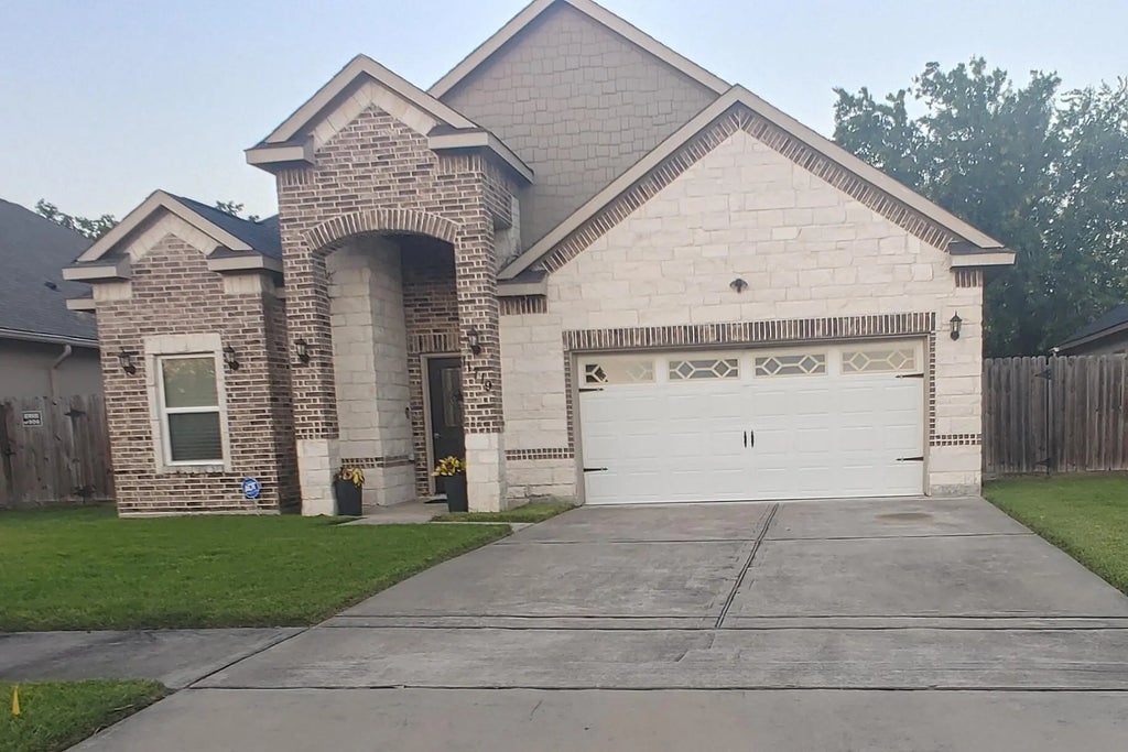 11719 Greenshire Drive, Houston