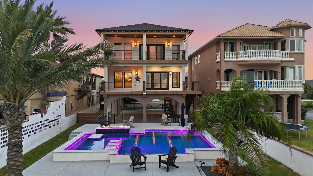 1918 Todville Road, Seabrook