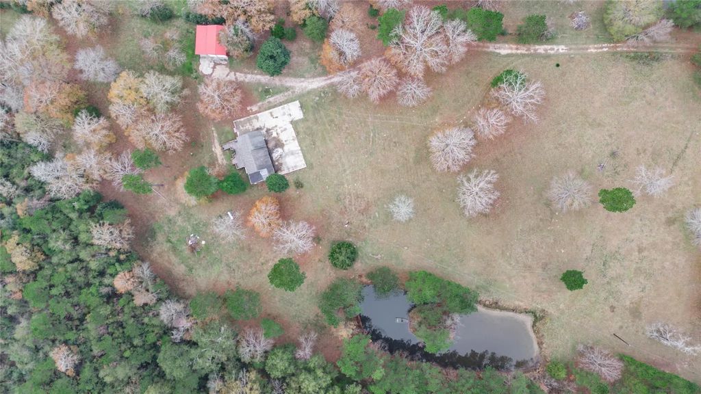 1016 E Capps Road, Livingston