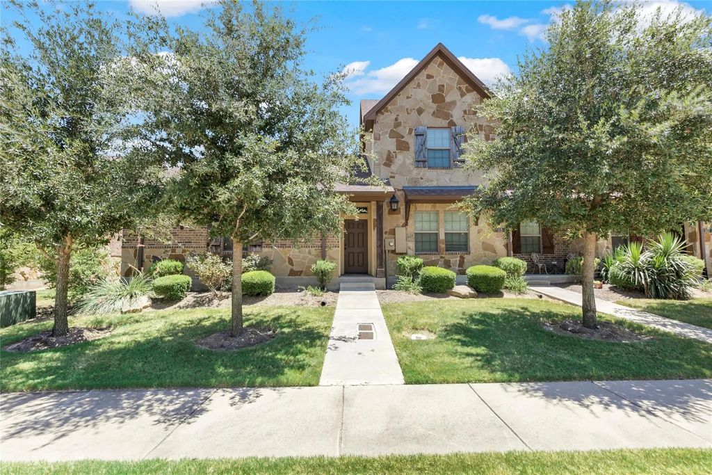 113 Armored Avenue, College Station
