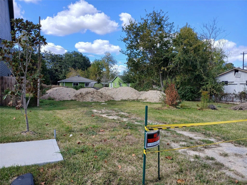 6913 Cluett Street, Houston