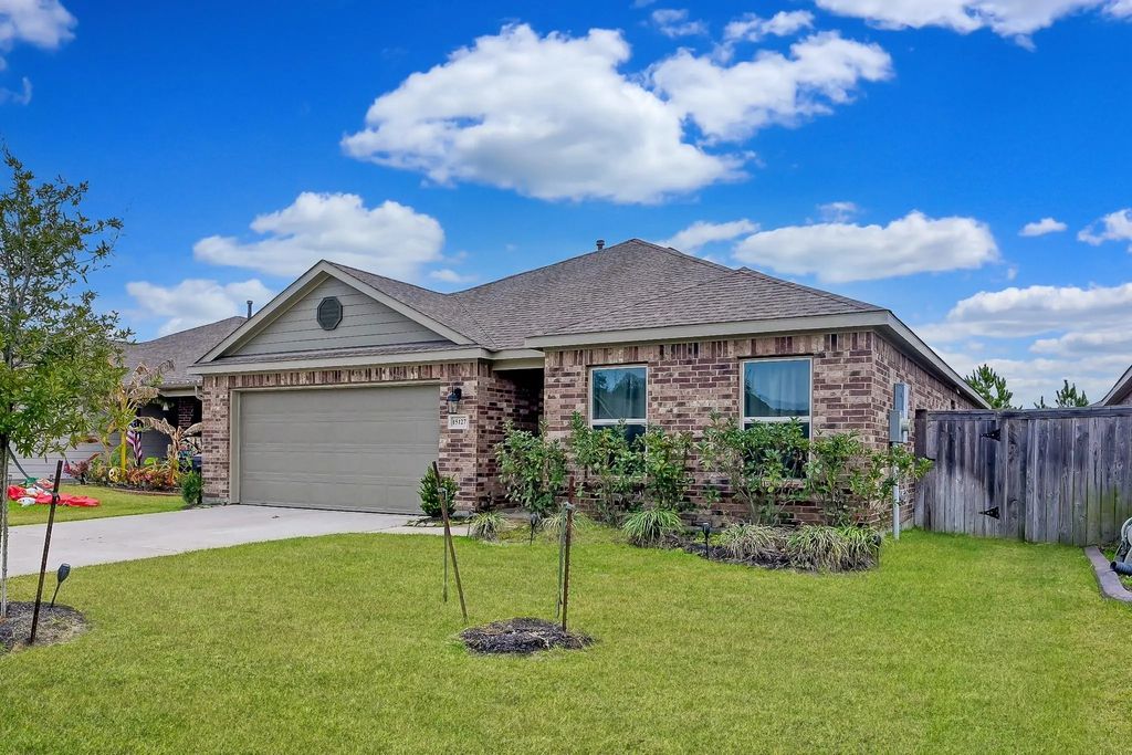 15127 Willow Tree Lane, New Caney