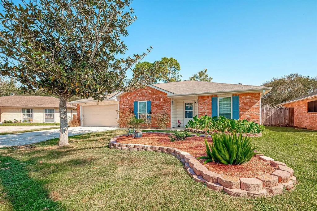 2607 Plymouth Rock Drive, Webster