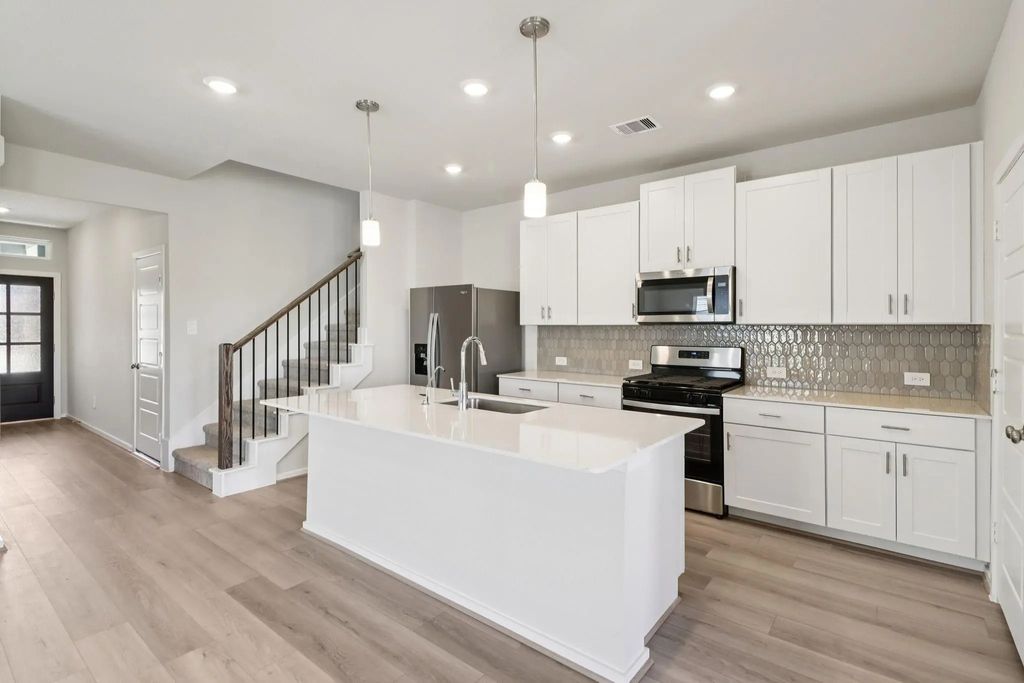 29030 Farmhouse Estates Drive, Waller