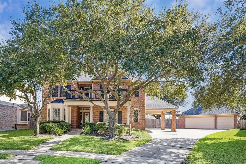 2202 Summer Wind Drive, Sugar Land