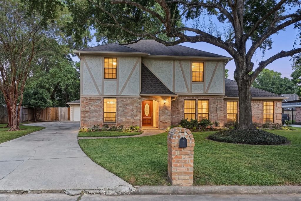 5522 Woodville Lane, Spring