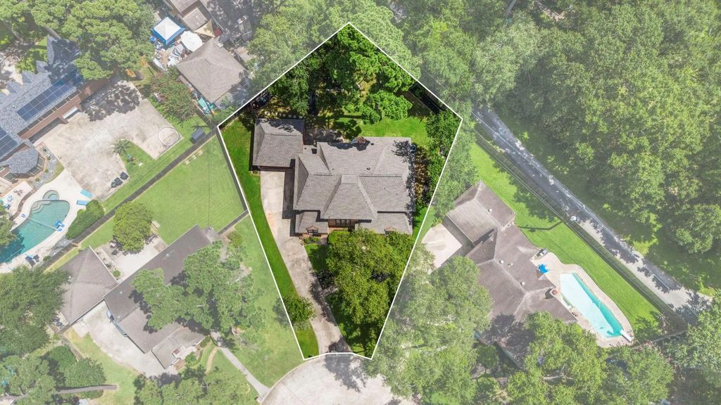 8206 Colonial Oaks Lane, Spring