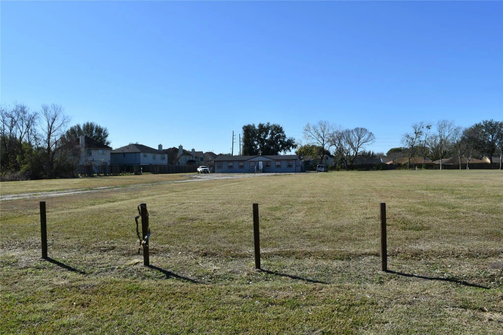 7813 Clodine Road, Houston