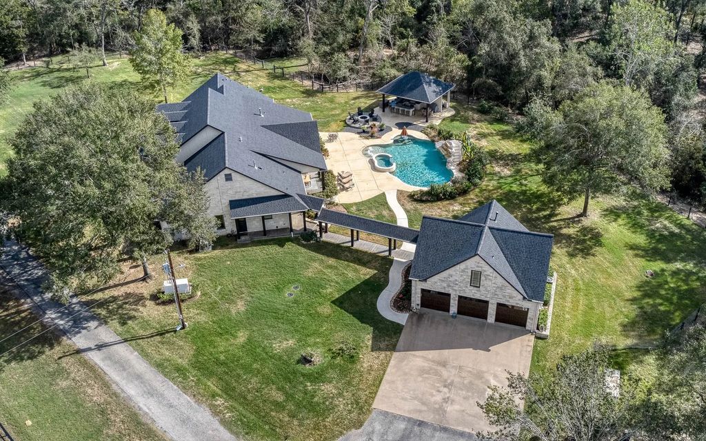 22474 Kmiec Road, Hempstead
