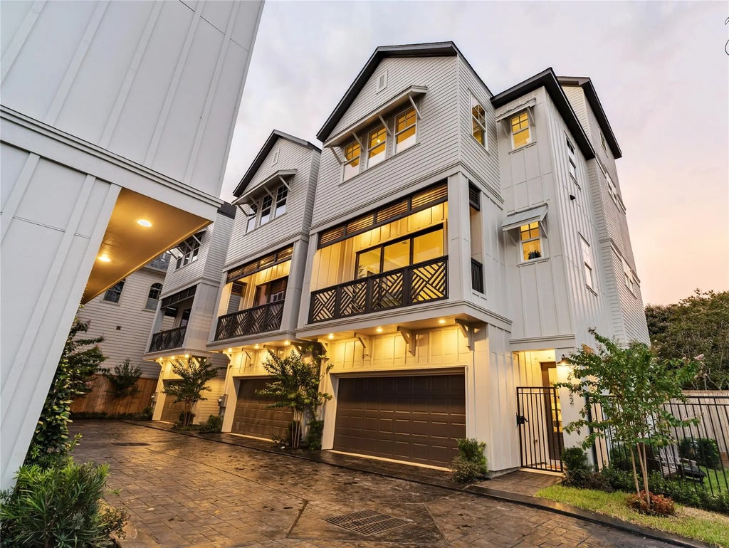 4022 Blossom Street, Houston