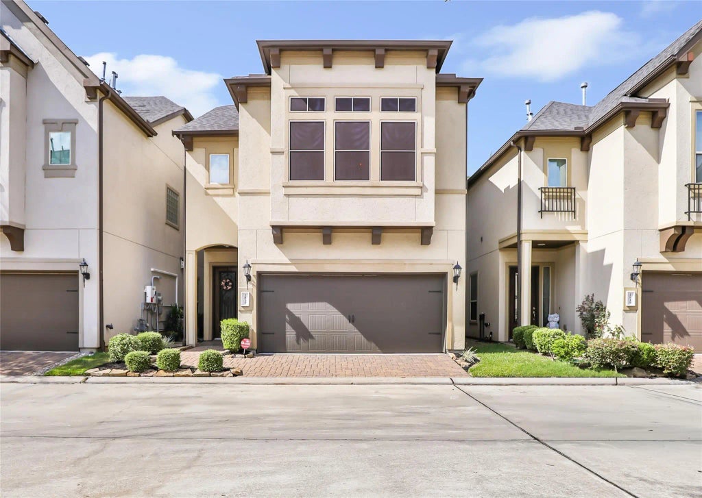 2817 Shadow Woods Court, Houston