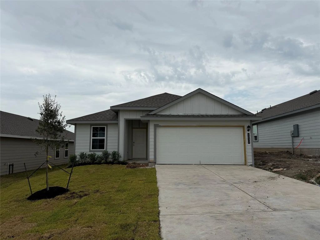 1232 Hickory Grove Street, Brenham