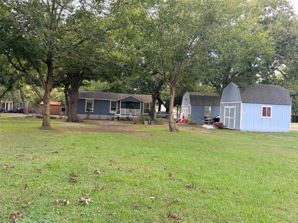 2308 Avenue L, Bay City