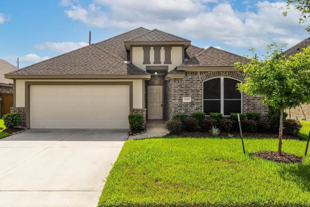 12542 Sabine Point Drive, Humble