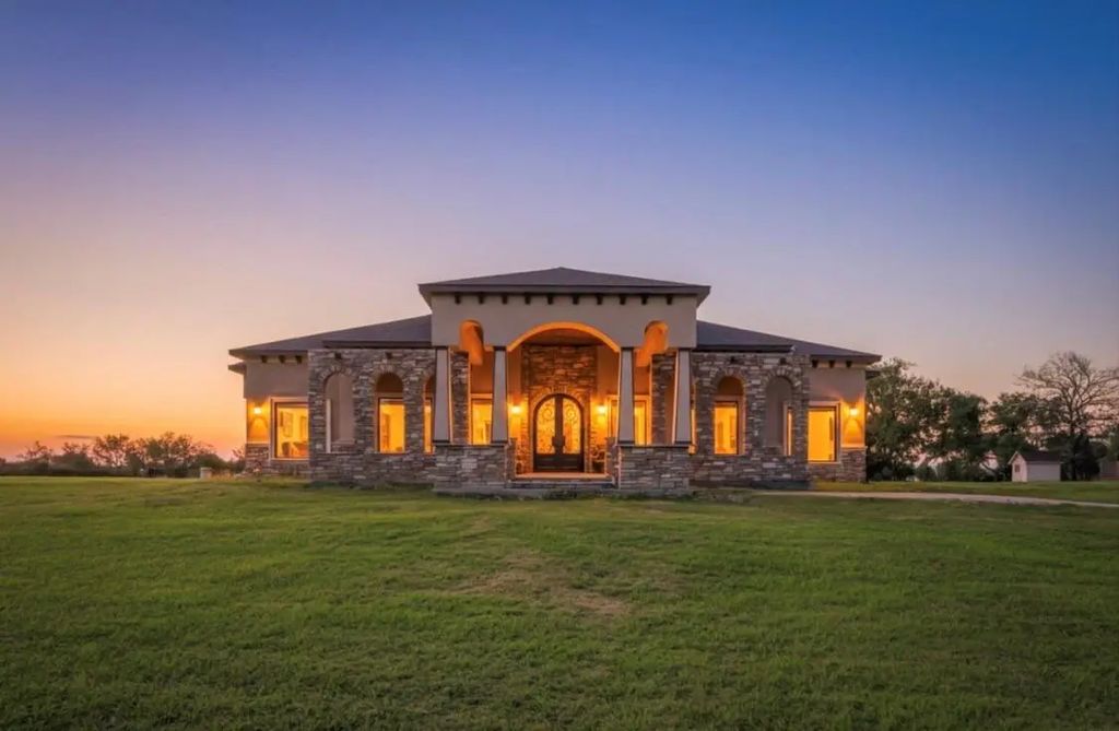 7348 Love Road, Fulshear