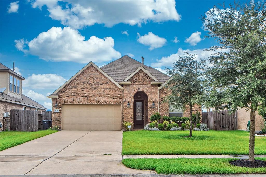 19738 Tacoma Bluff Drive, Katy