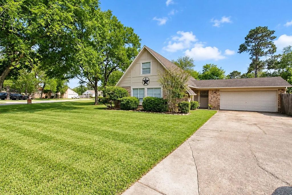 10030 Lost Pine Drive, Baytown