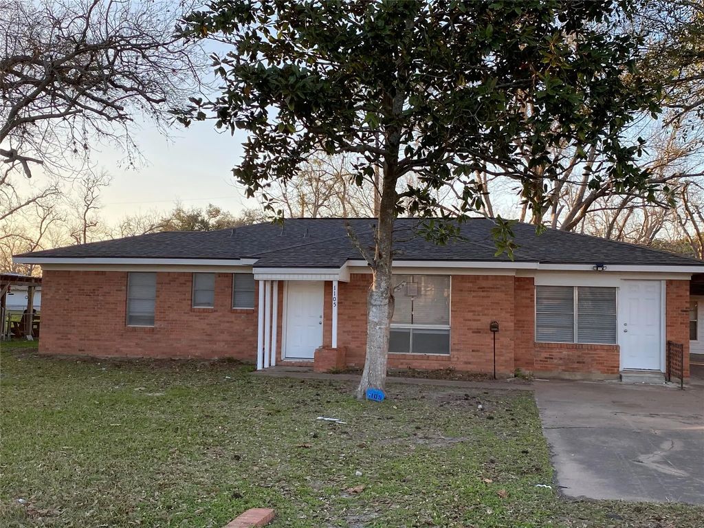 1105 Alice Street, Sweeny