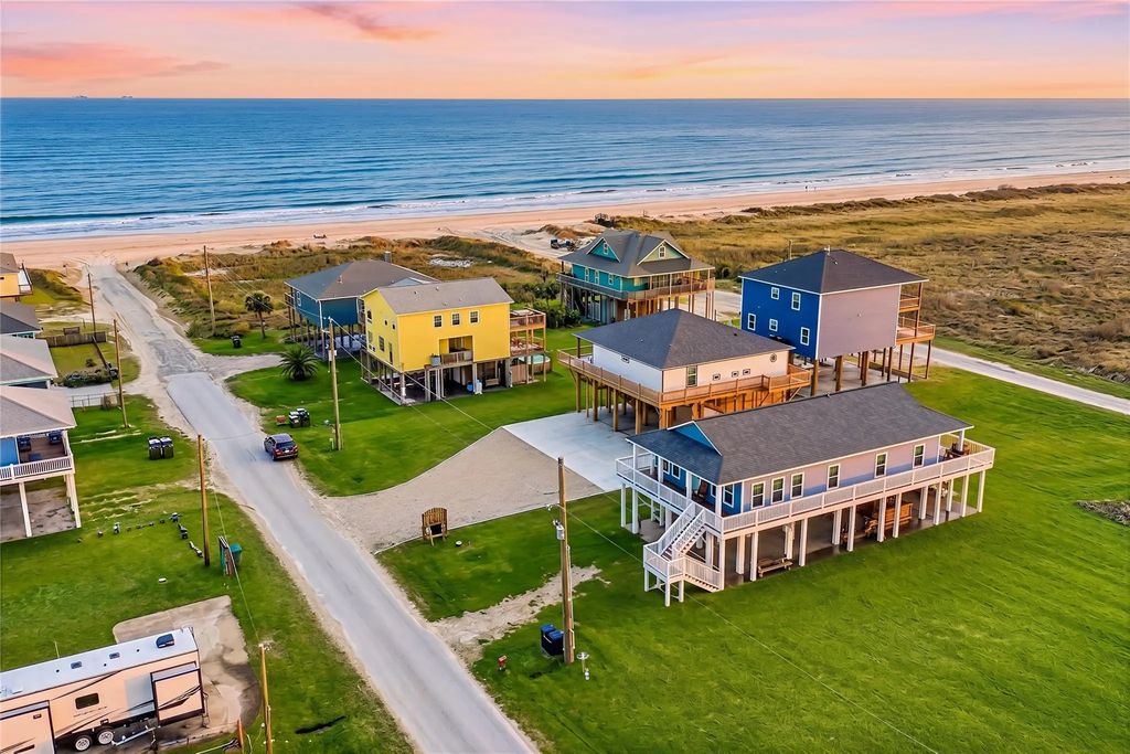 847 S Tinkle Lane, Crystal Beach