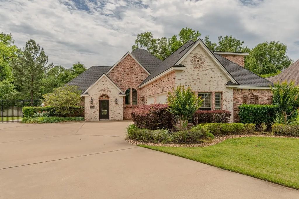 5650 Lexington Circle, Lumberton