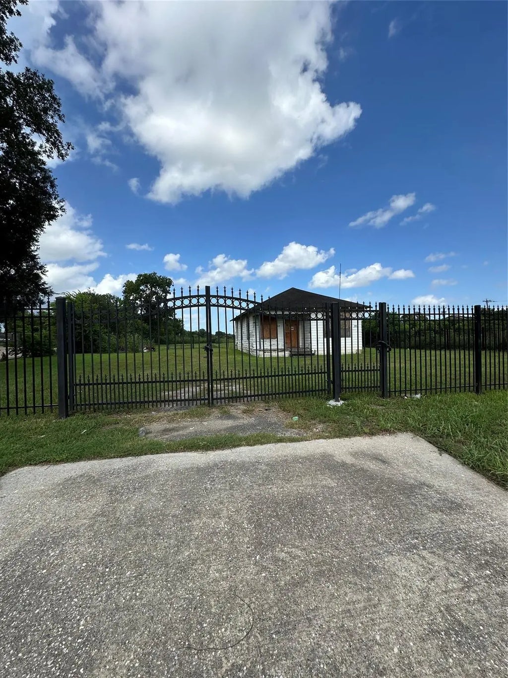 10809 Telephone Road, Houston