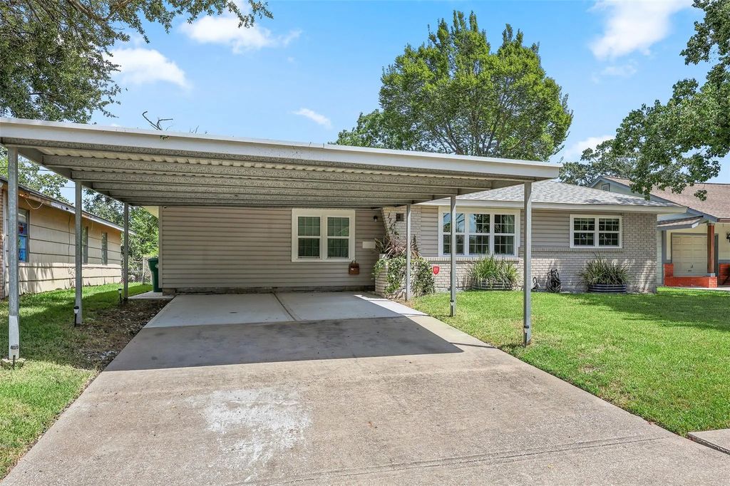 1711 Beusch Drive, Pasadena