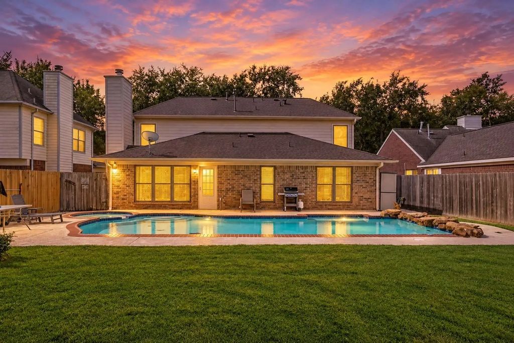 2022 Aberdeen Drive, League City