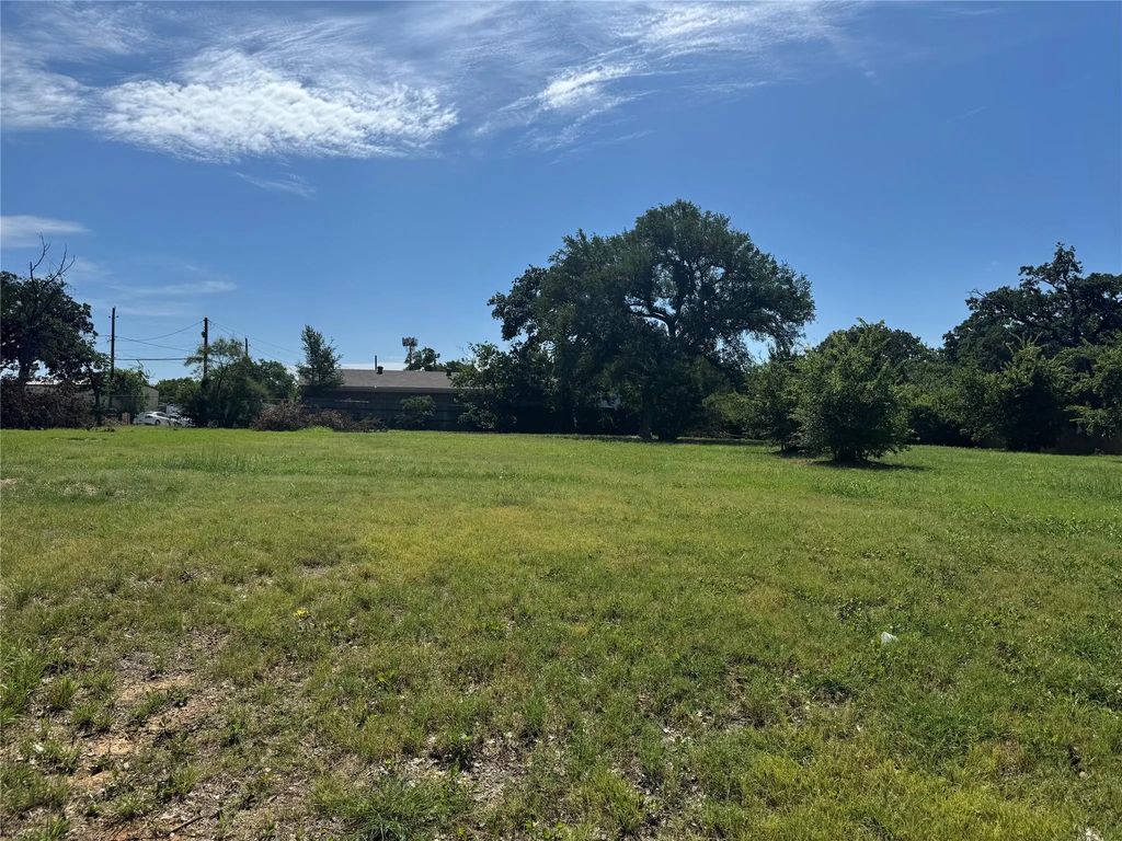 5900 Dallas Avenue, Fort Worth