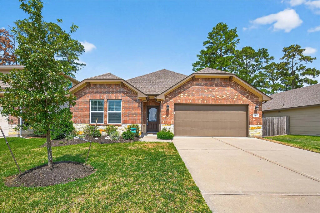 2322 E Winding Pines Drive, Tomball