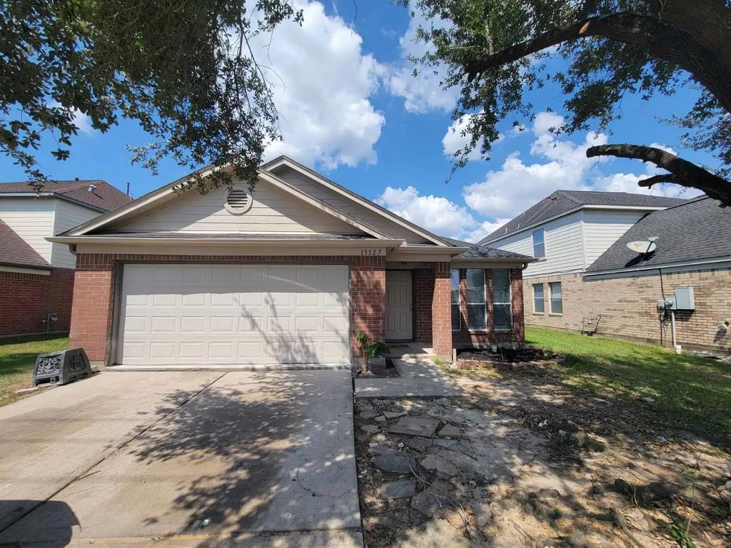15327 Trecastle Drive, Channelview