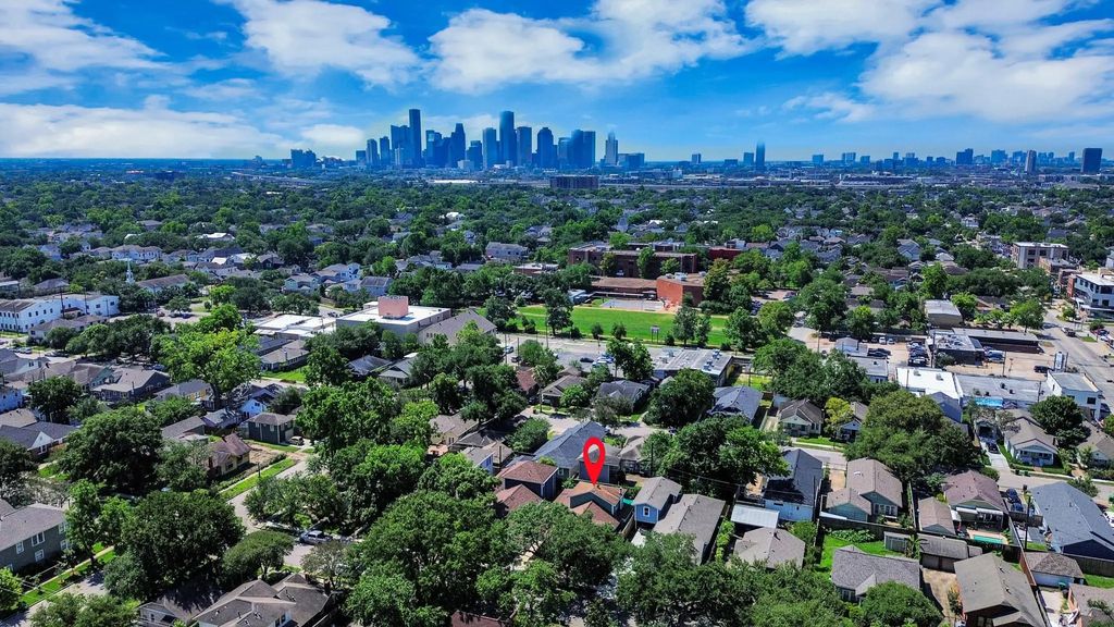 1114 W Cottage Street, Houston