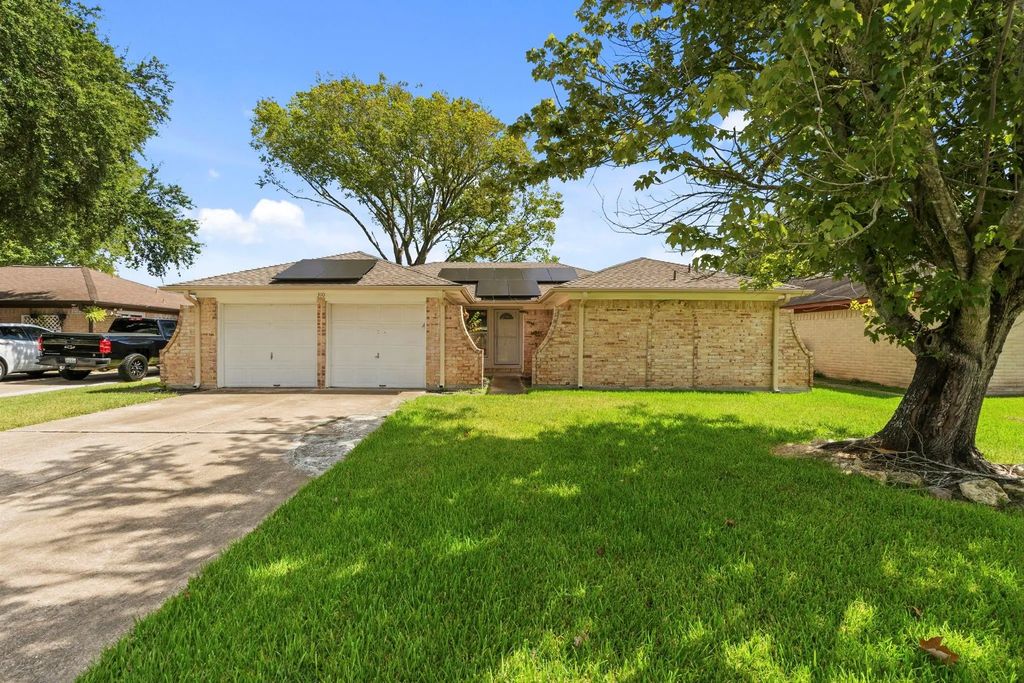 310 Windward Drive, League City