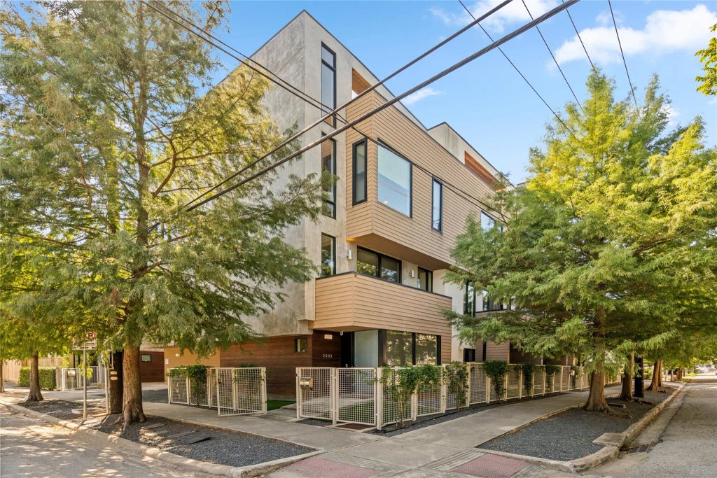 2202 Whitney Street, Houston