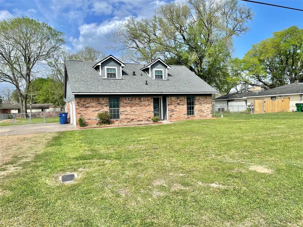 509 Dwyer Street, Angleton