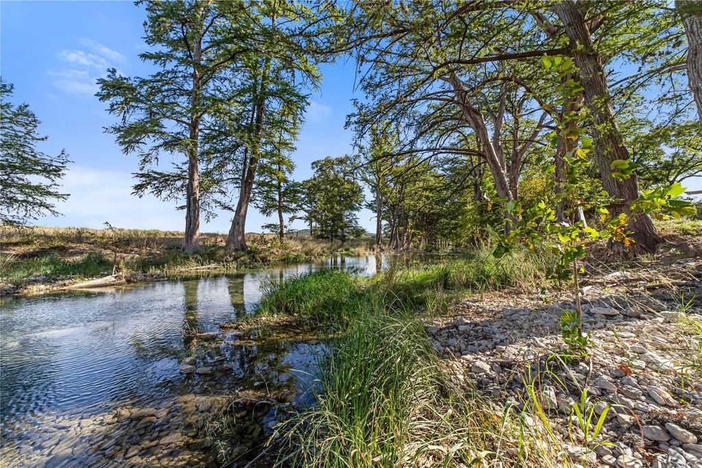 1024 Medina Bend Road, Medina
