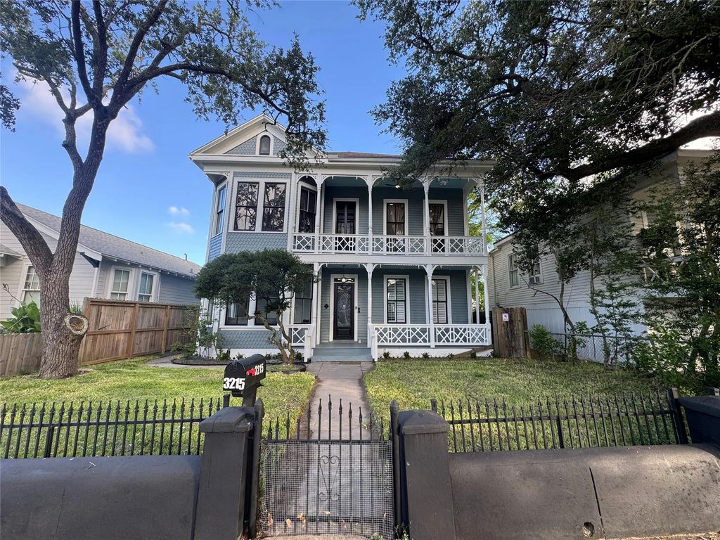 3215 Avenue P 1/2, Galveston